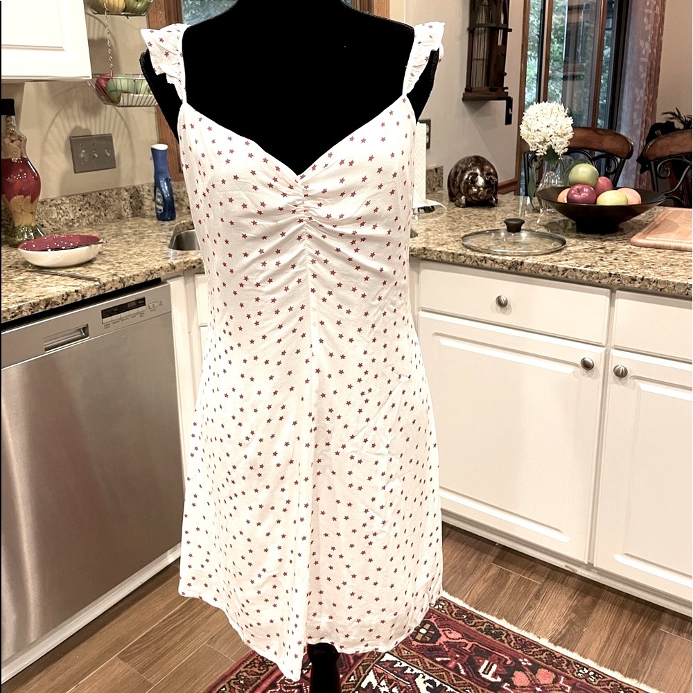 BB Dakota white dress with red stars. (JJ136)